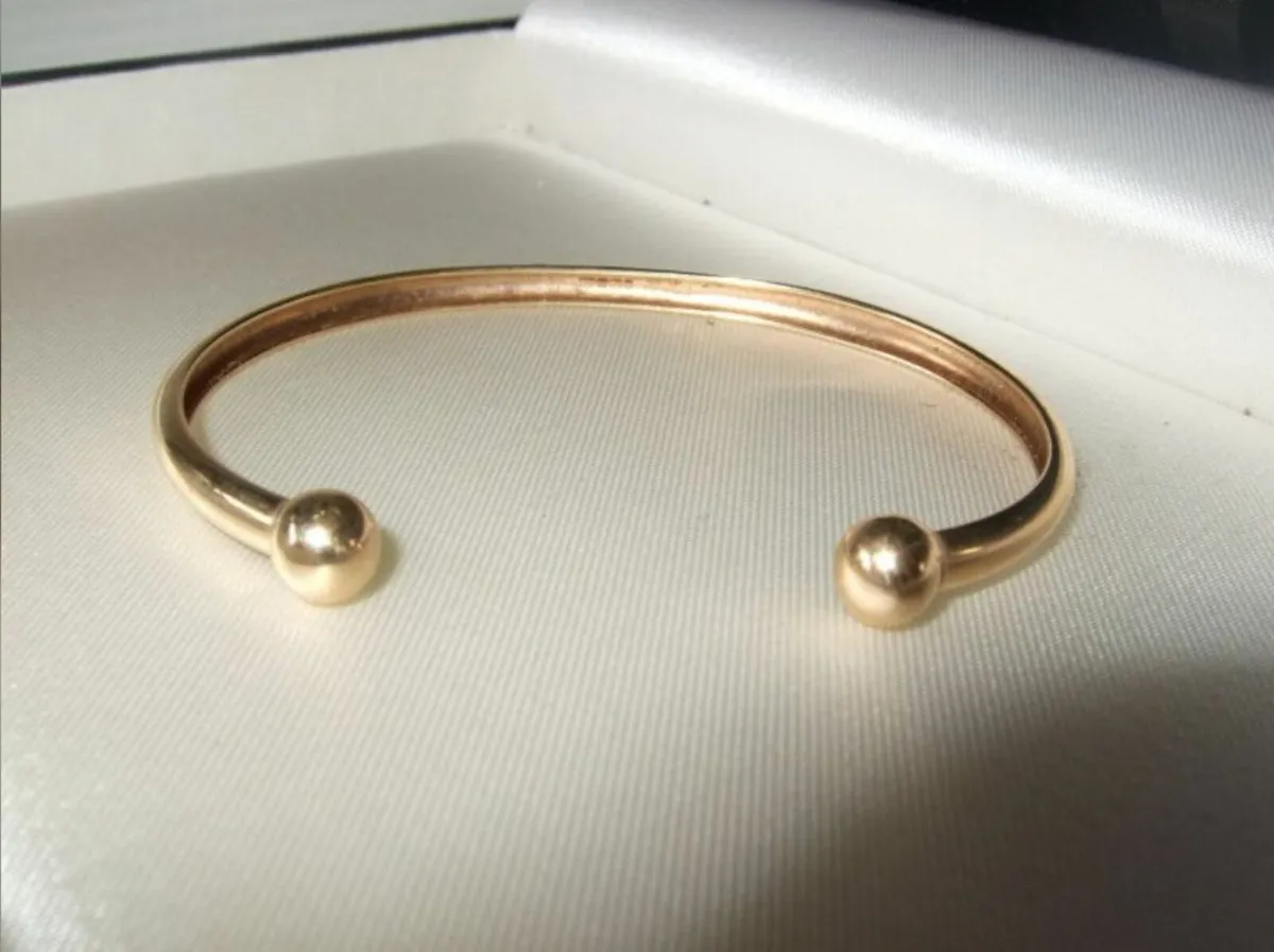 Vintage 9K Gold 'Torque' Design Open Bangle - Image 1