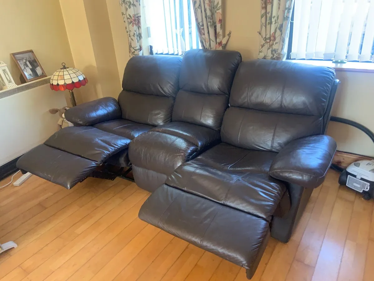 Brown leather recliner couch - Image 1
