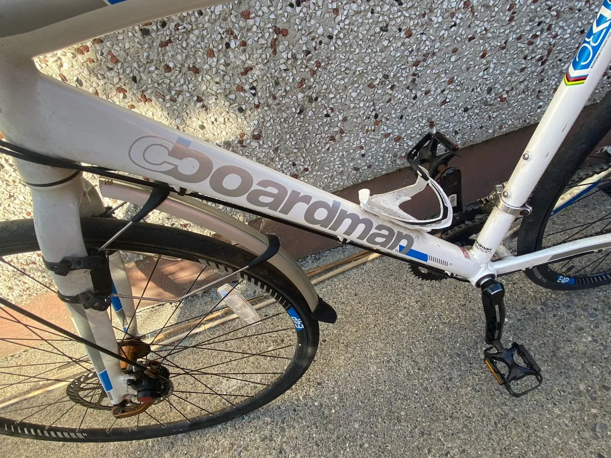 Boardman 3xB hybrid Triple Buted light bicycle. - Image 2