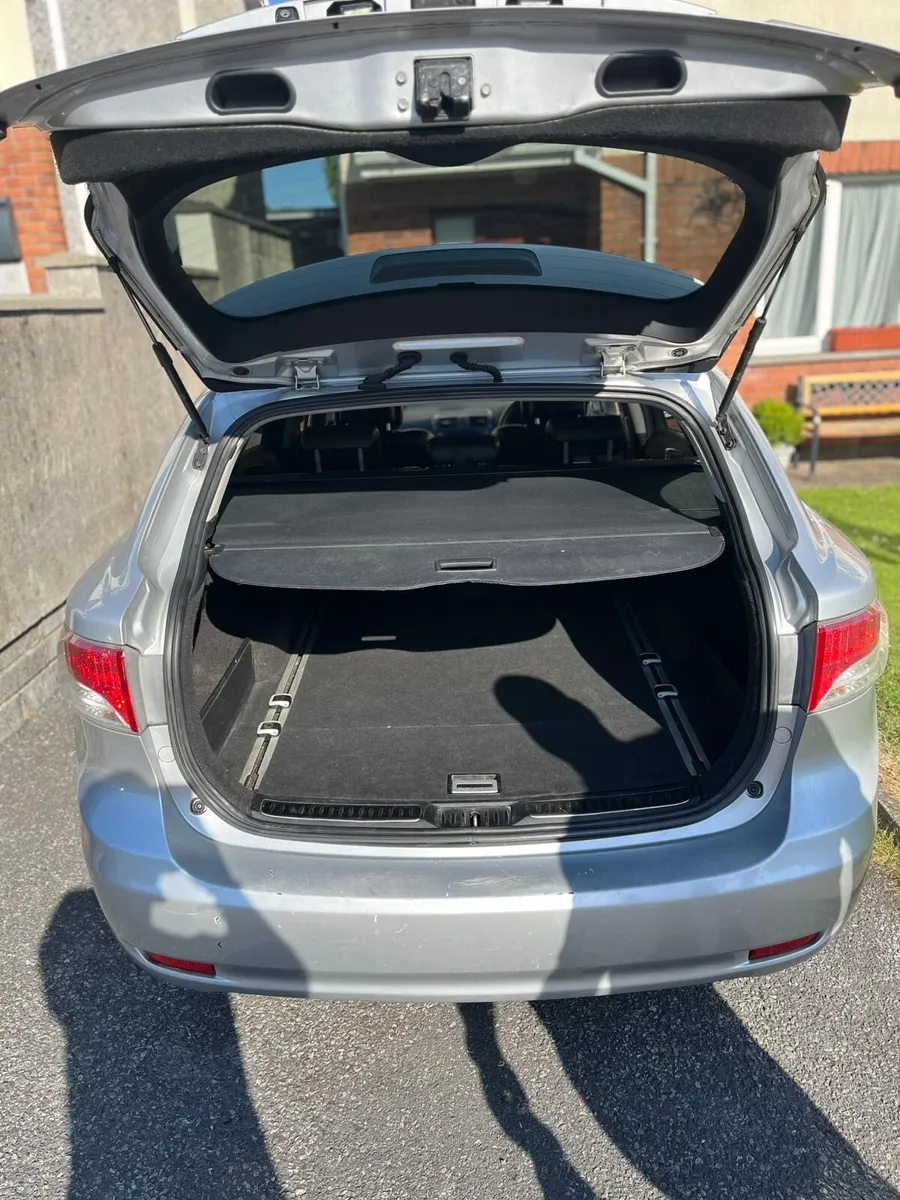 Toyota Avensis T4 2.0D 2009 Estate - Image 4