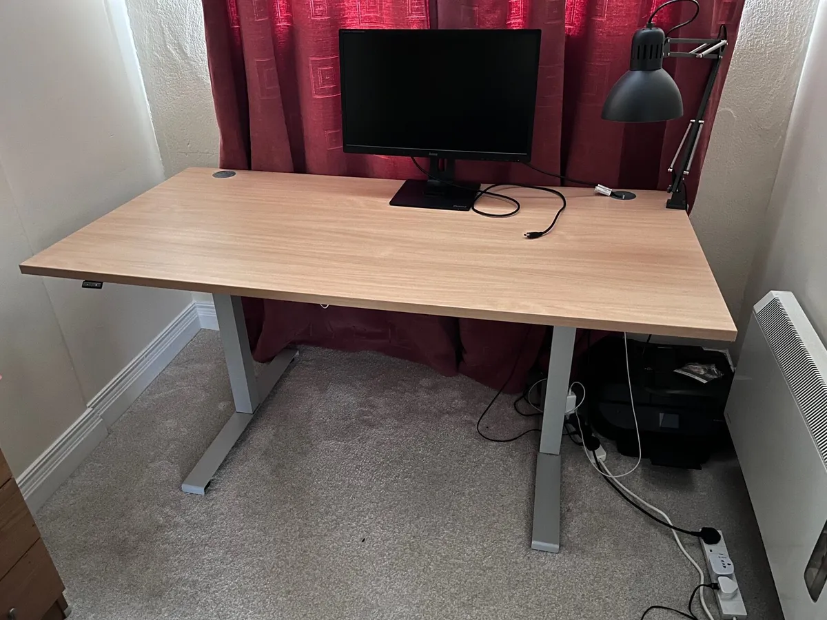 Electronic sit/stand desk - Image 1