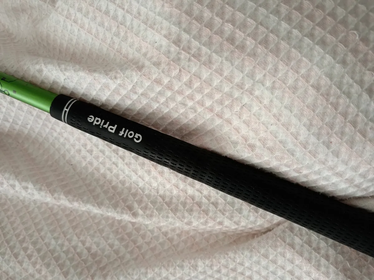 Titleist 910h shaft. Aldila tour green - Image 2