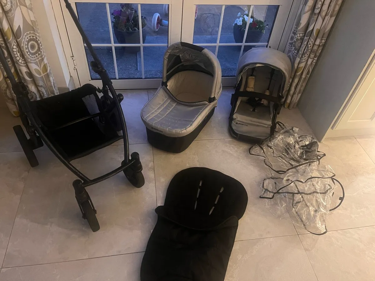 Uppababy Vista Pram - Image 1