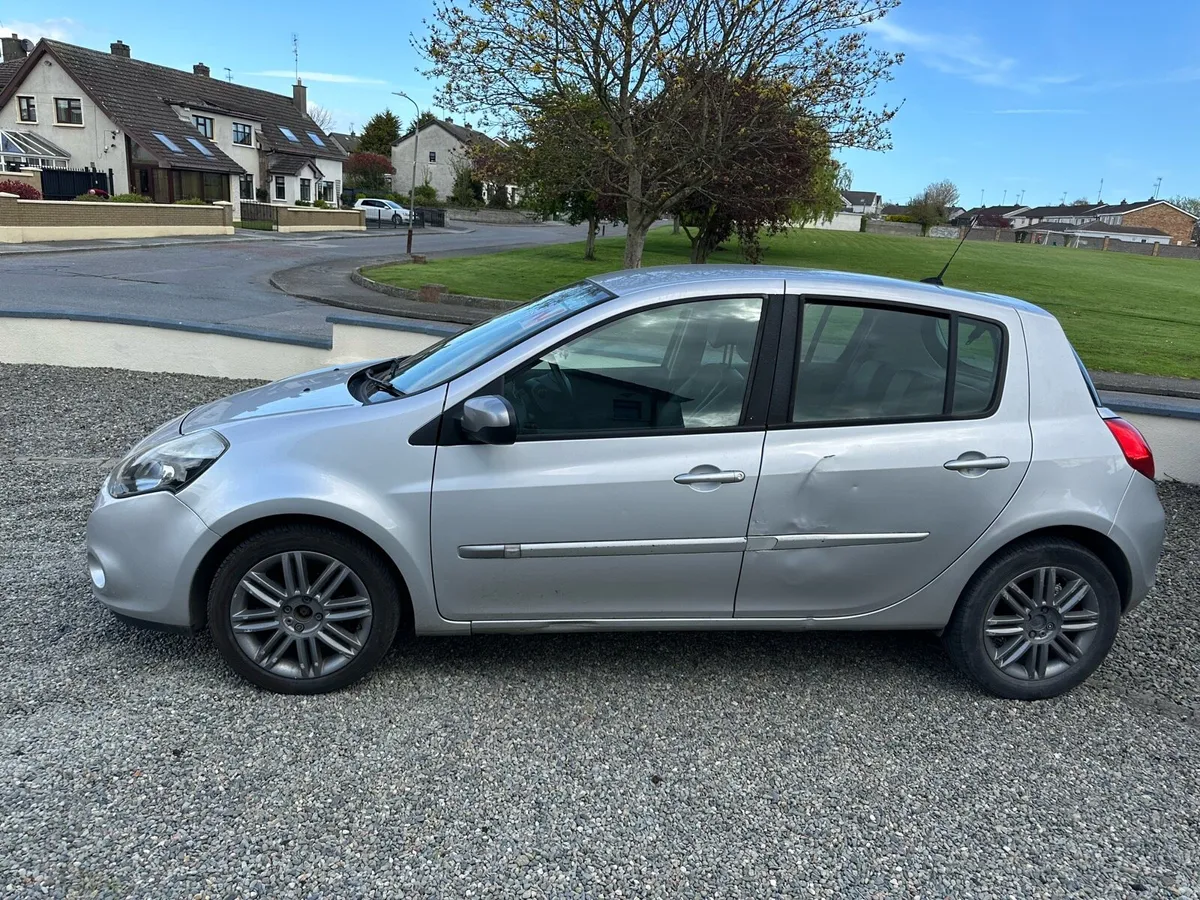 2011 Renault Clio 1.2L - Image 2