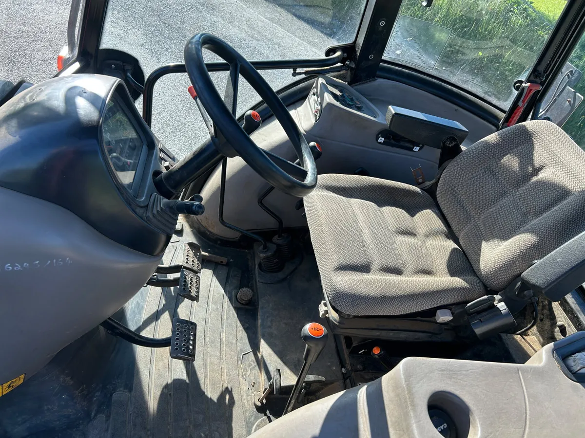 2011 Case JX90 - Image 4