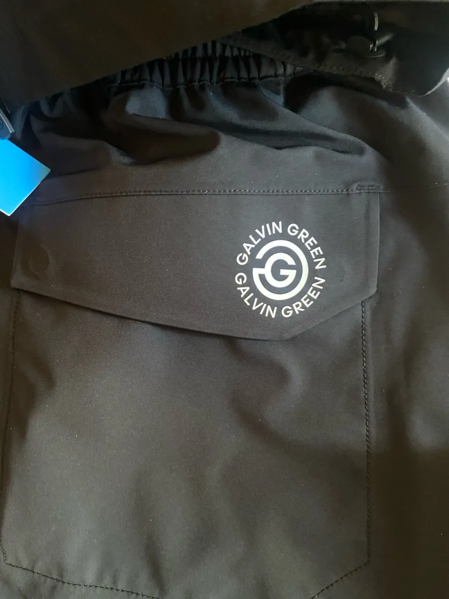 Golf water proofs suit - Image 3