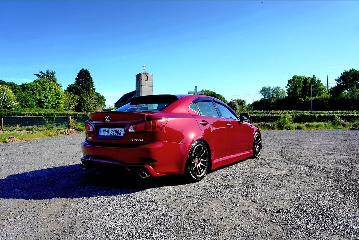 2010 Lexus IS220D - Image 3