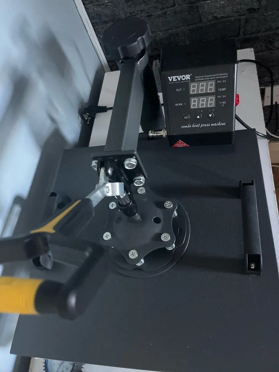 Heat Press Sealing Machine for Clothing - Image 1