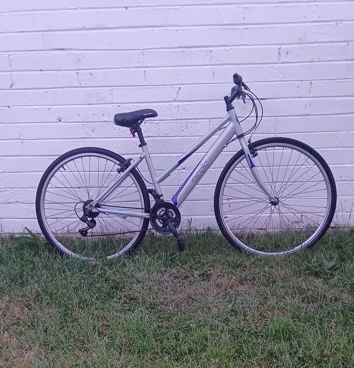 Apollo excelle 27.5 inch bike - Image 1