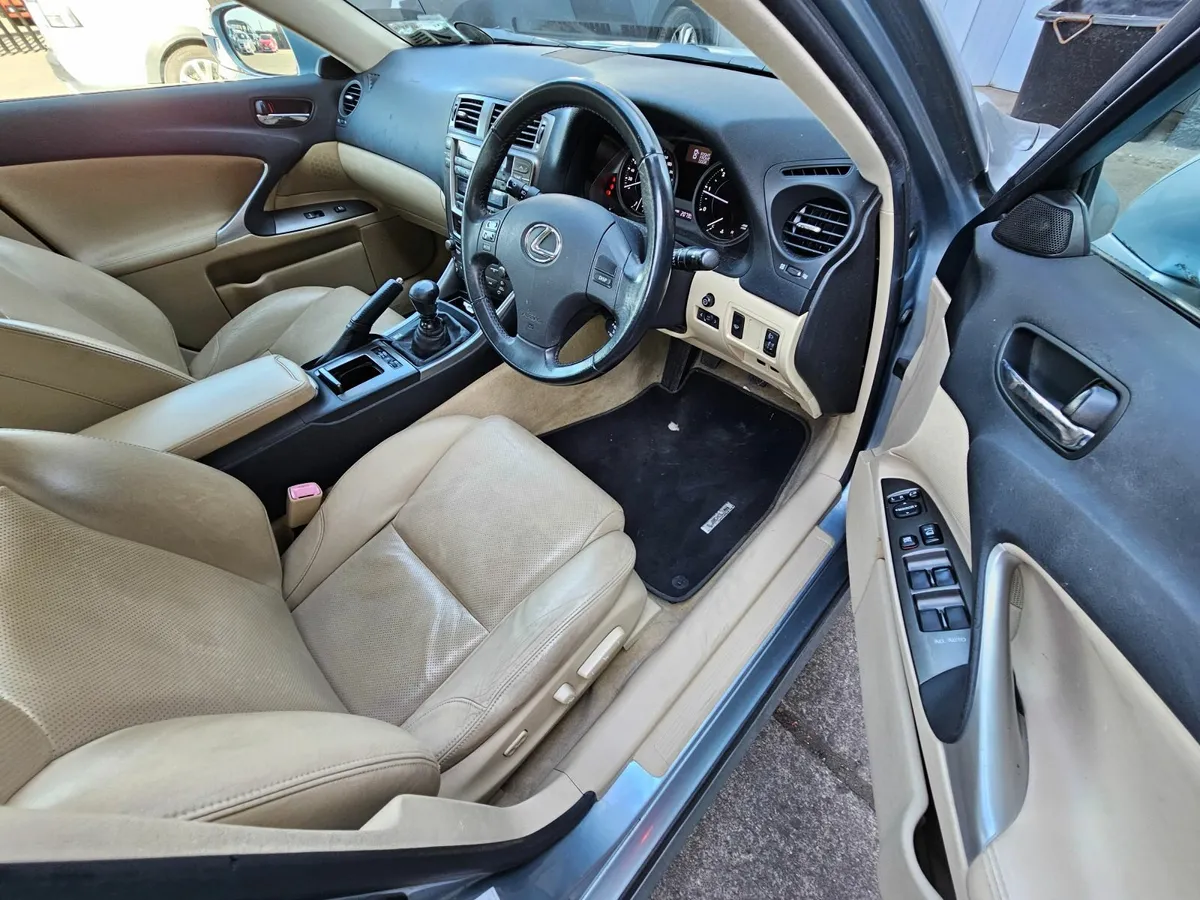 Lexus IS 2008 - Image 2
