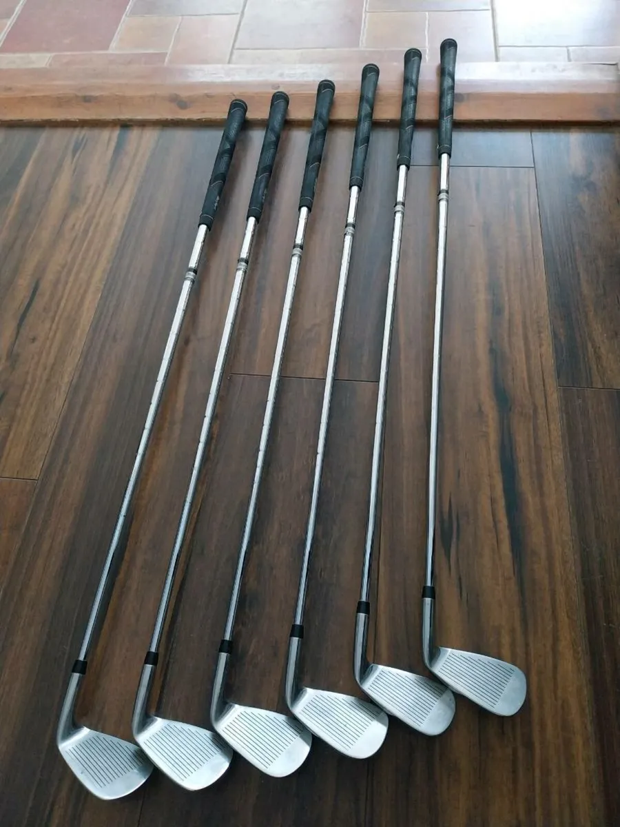 Left-Handed MacGregor CC-1900X Iron (6–9, PW, SW) - Image 1