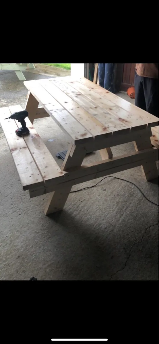 Picnic bench