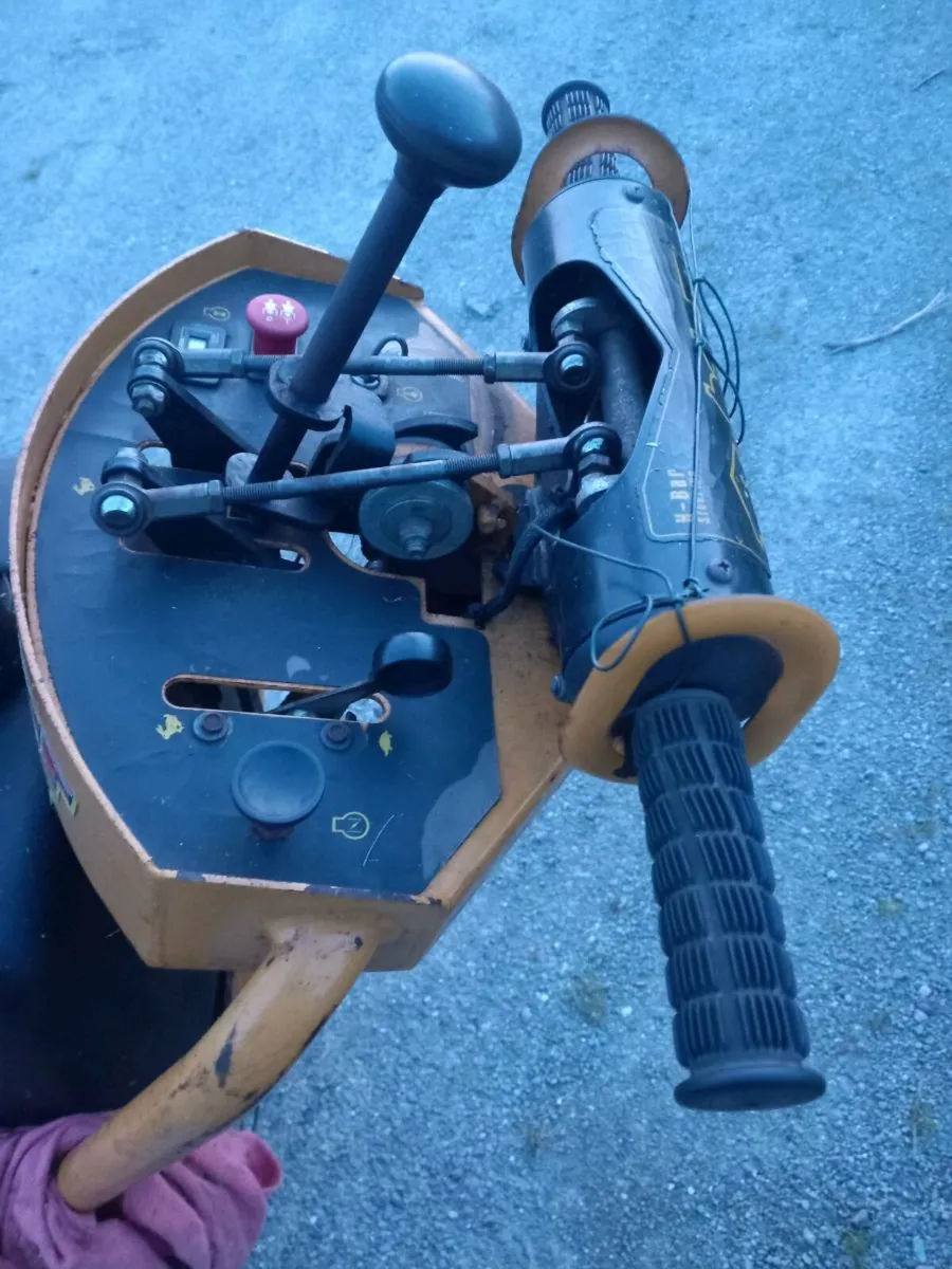 Trimstar hustler lawnmower - Image 3