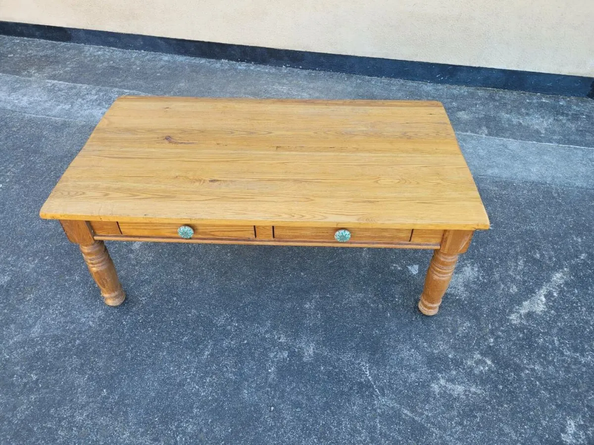 Living room Table - Image 1
