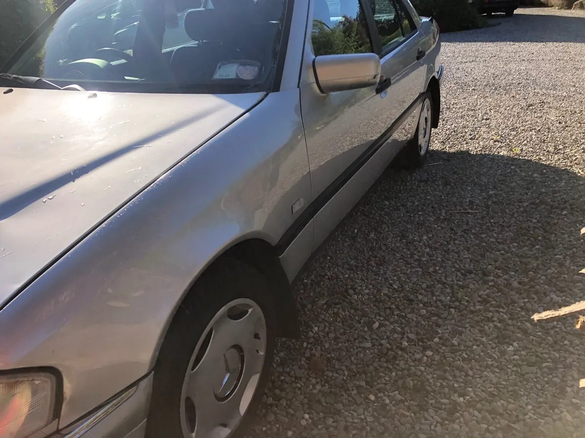 Vintage Mercedes C Class - Image 3