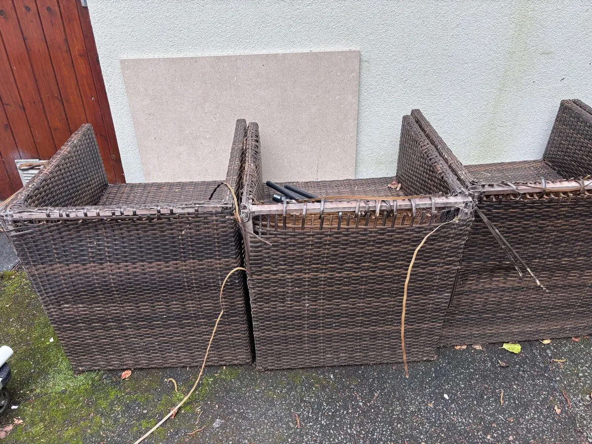 Outdoor Table and Chairs - Image 4