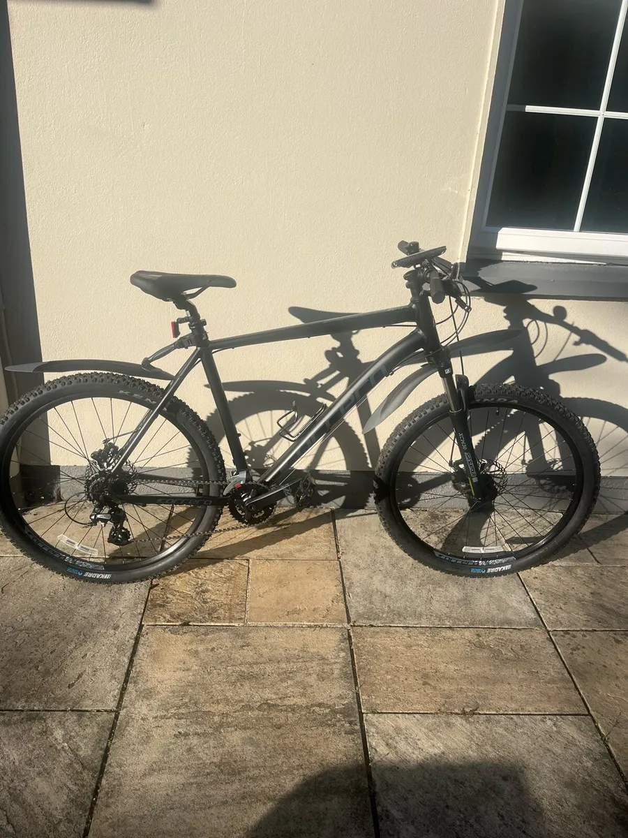 Hybrid bike - Image 1