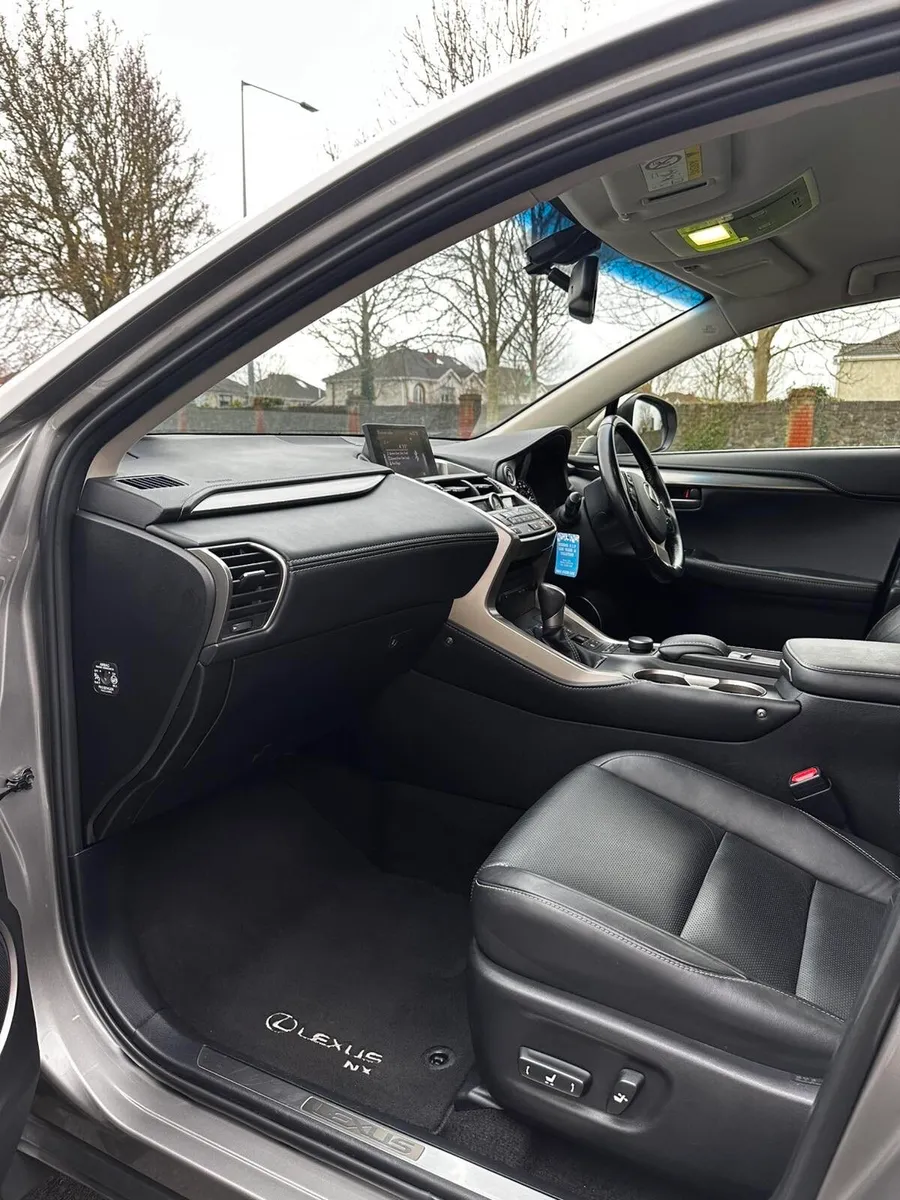 lexus - Image 2