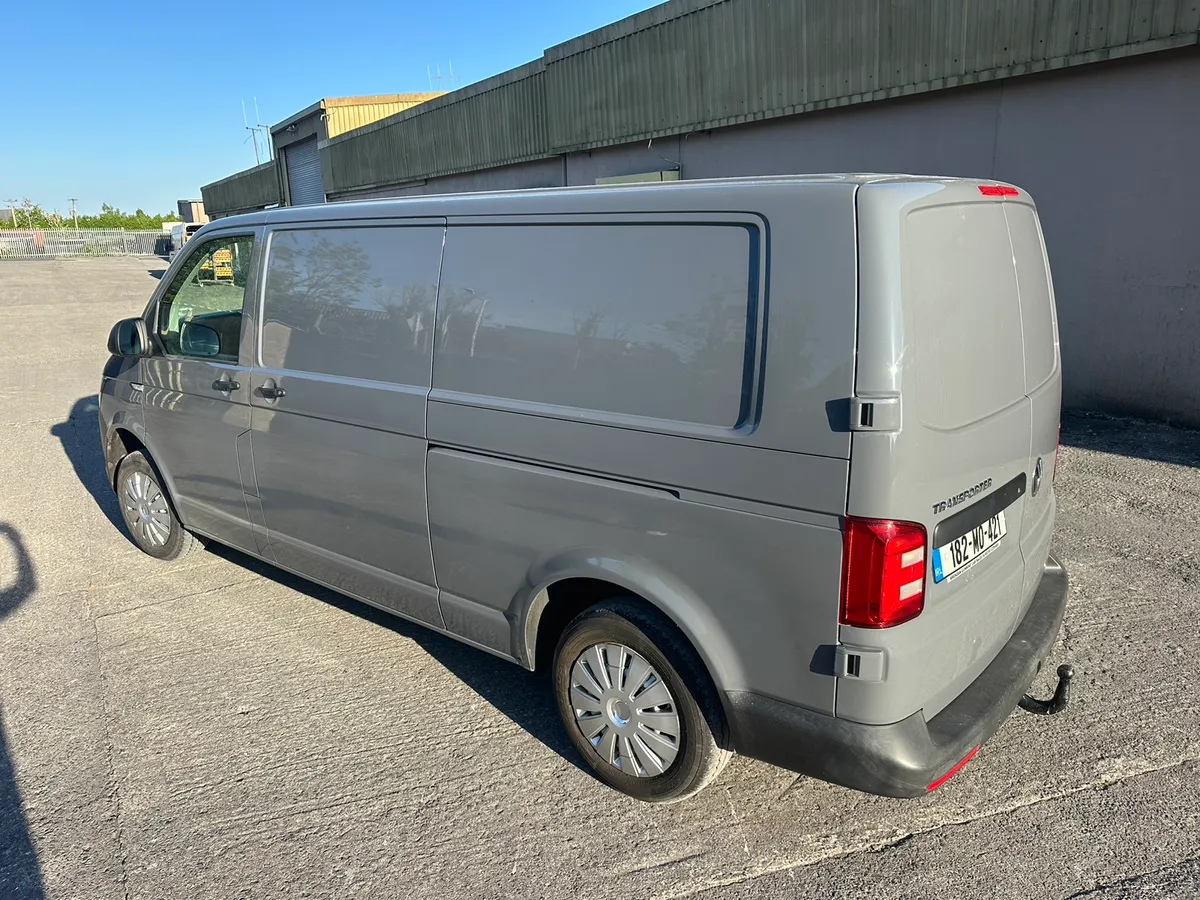 18 Volkswagen Transporter 2.0 - Image 4