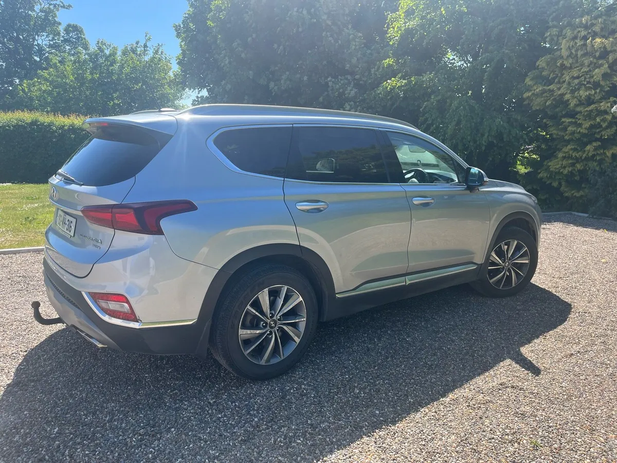Hyundai Santa Fe 2019 (192) - Image 2