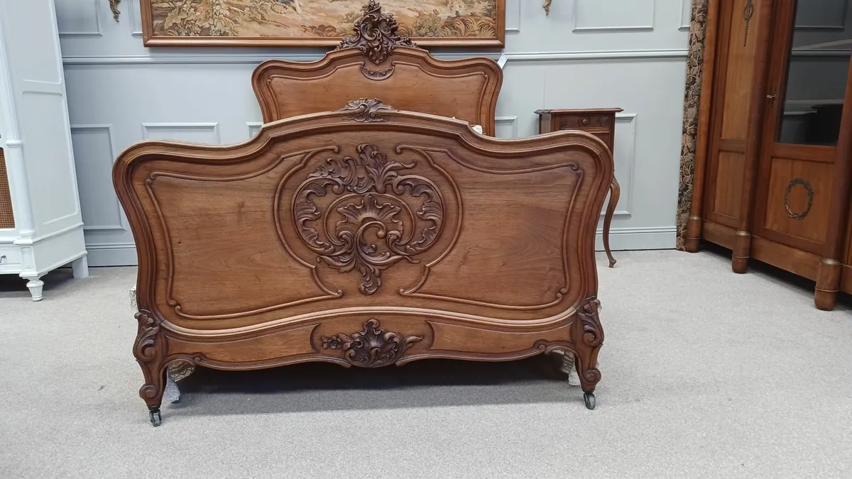 Bed Louis XV - very special - plus base - Image 1