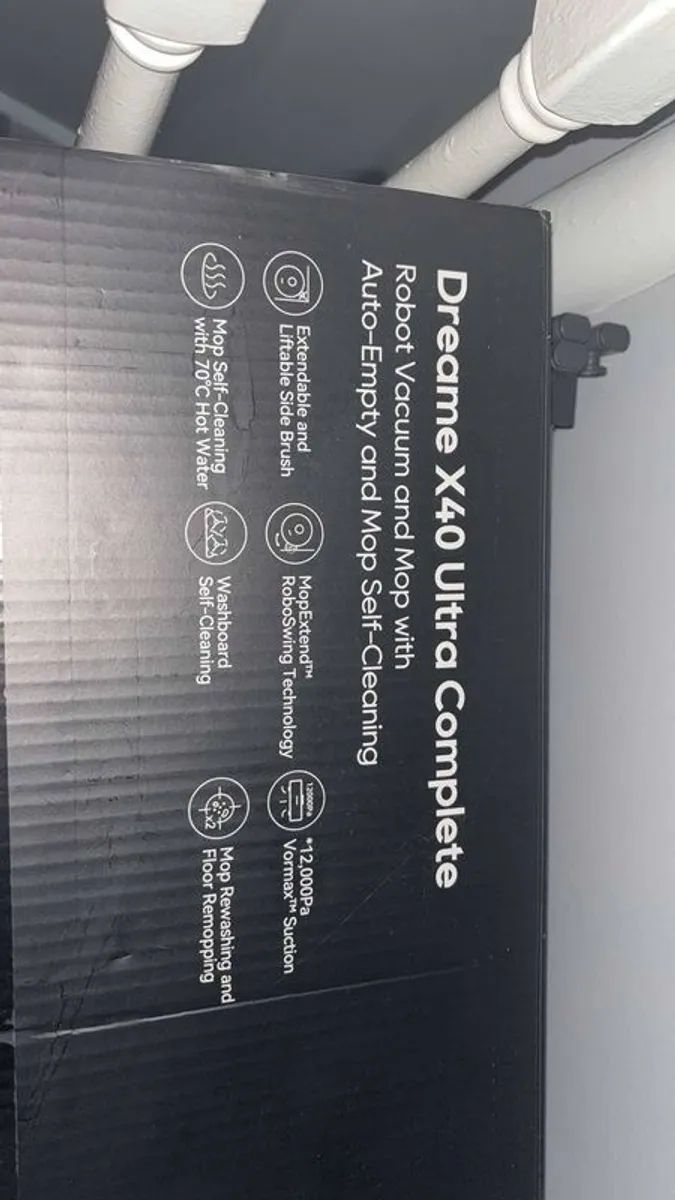 Dream X40 robotic vacuum and mop - Image 1