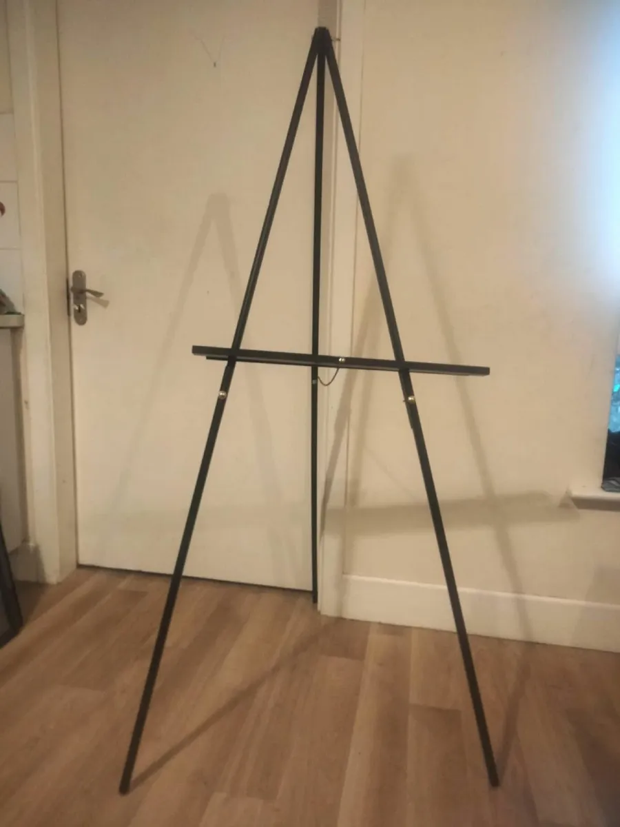 Easel