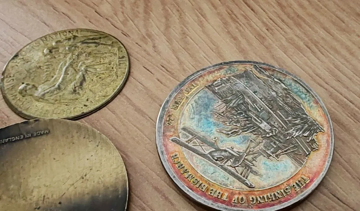 Memorabilia coins etc - Image 2