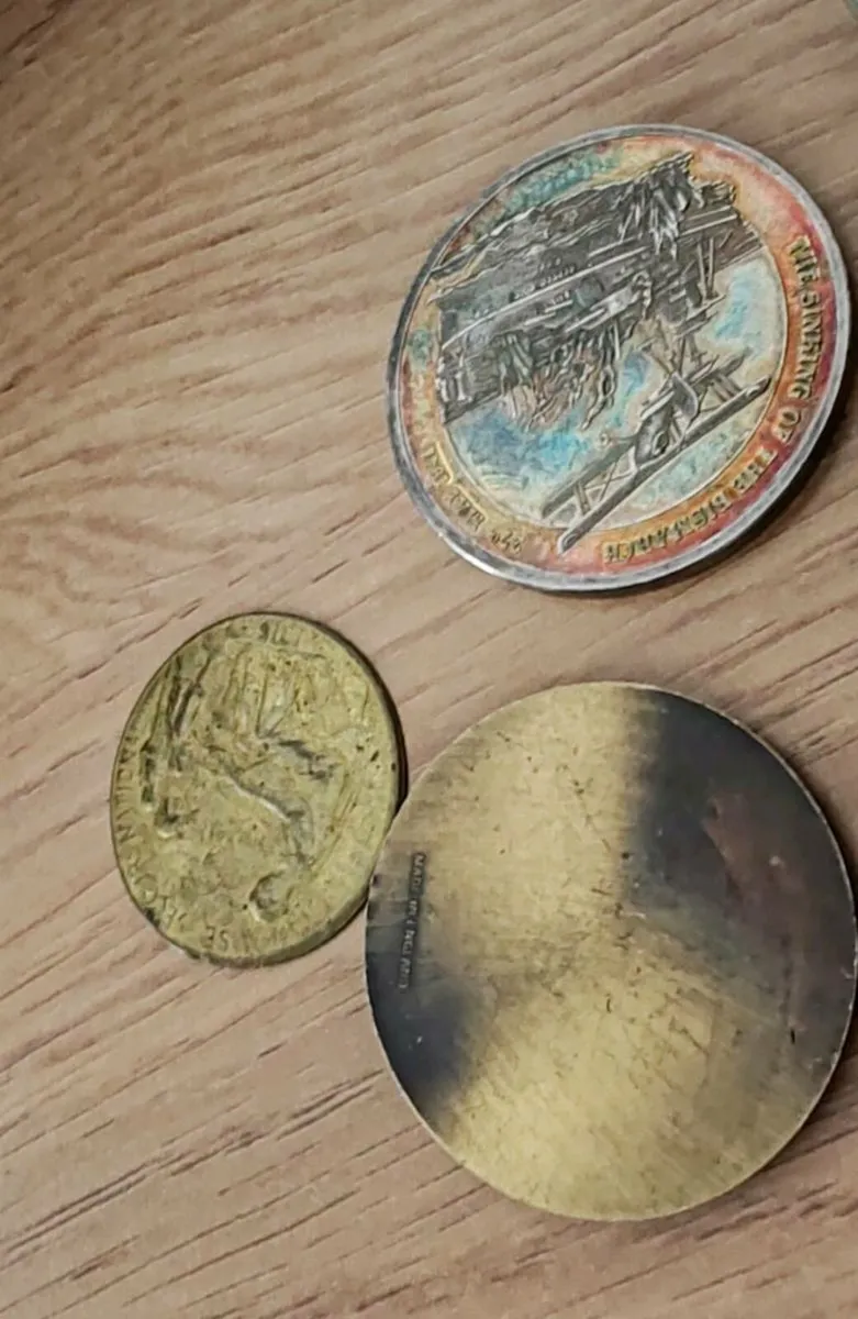 Memorabilia coins etc - Image 3