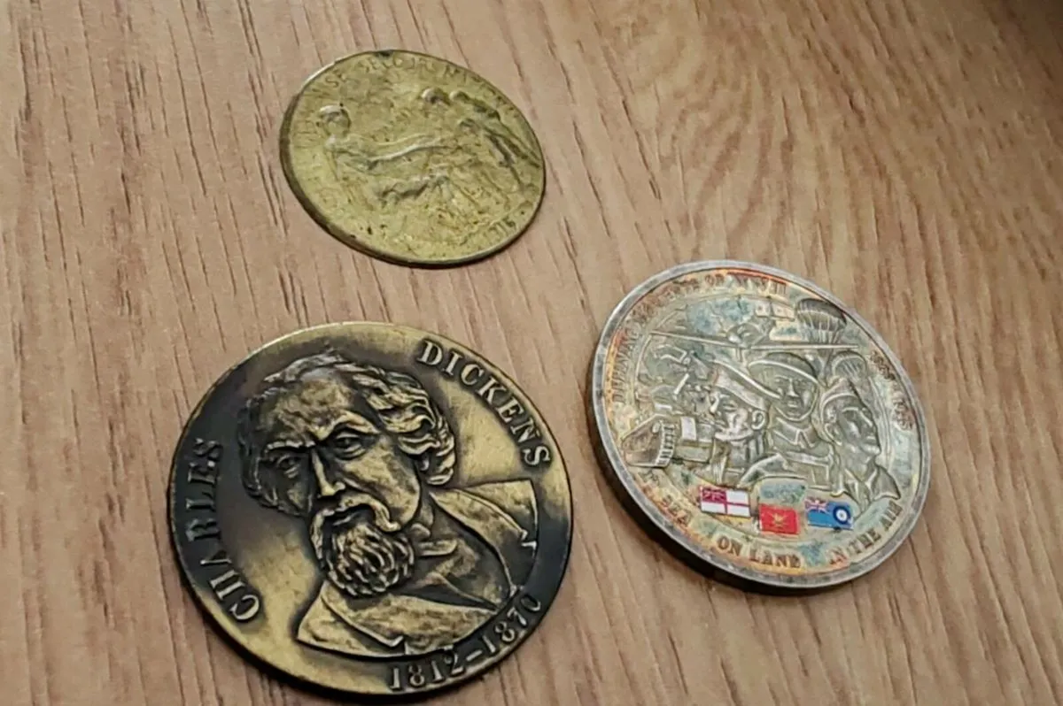 Memorabilia coins etc - Image 1