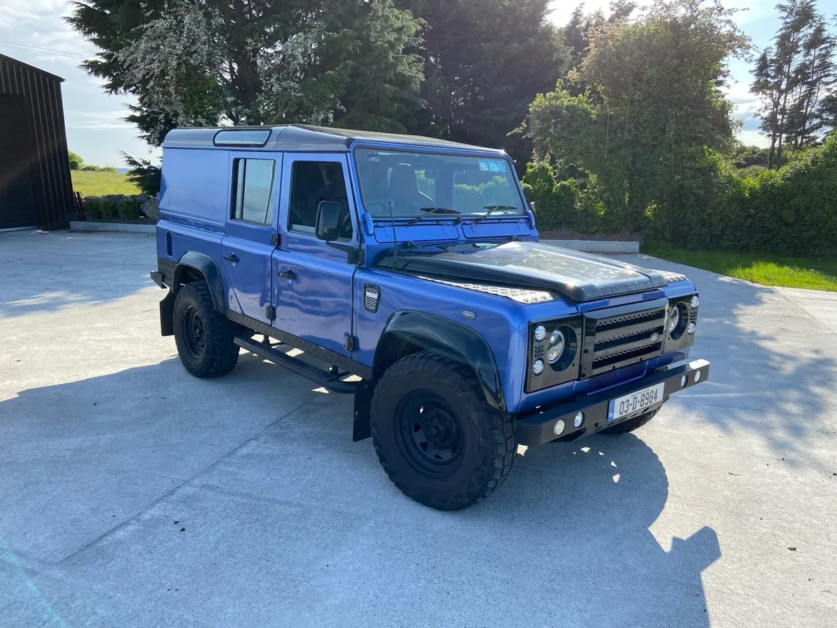 Land Rover Defender - Image 2