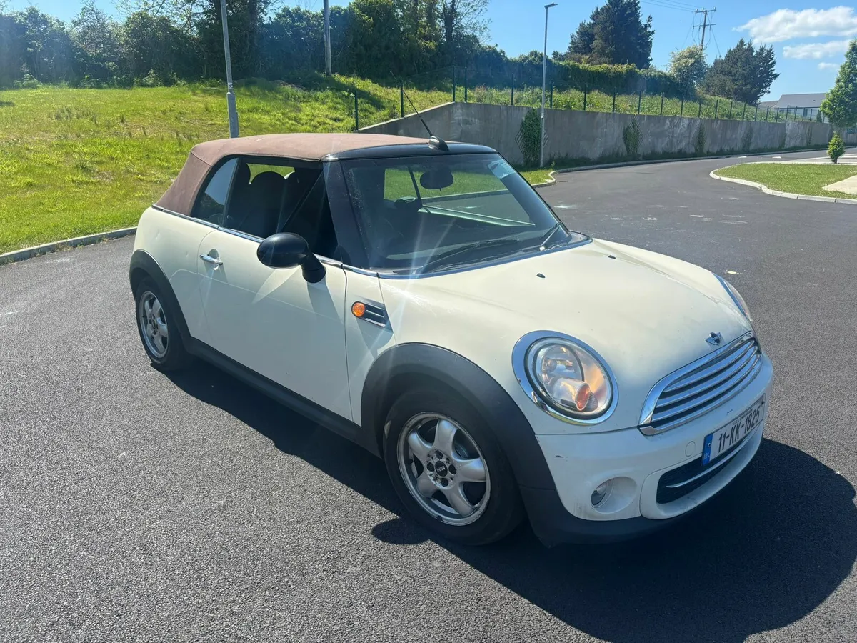 2011 mini Cooper convertible - Image 3