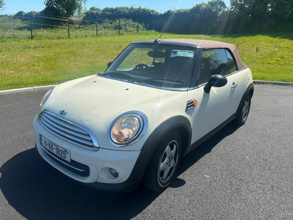 2011 mini Cooper convertible - Image 4