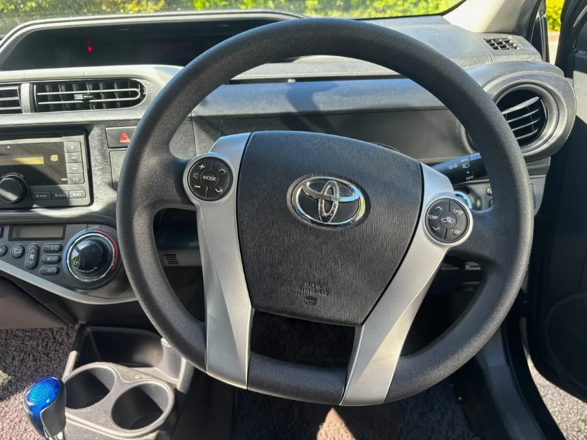 Toyota Aqua 2015 - Image 3