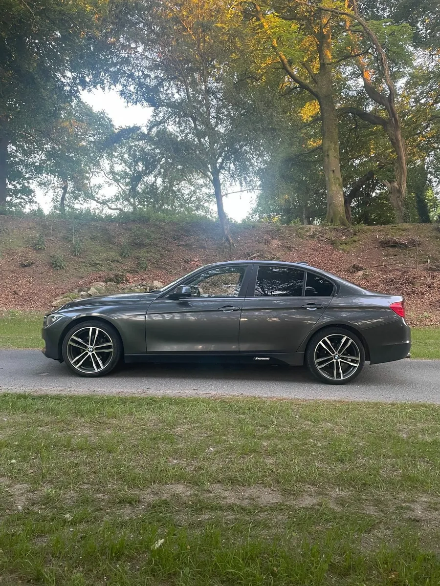 2014 BMW 3-Series *Low Mileage/Black Leather* - Image 4