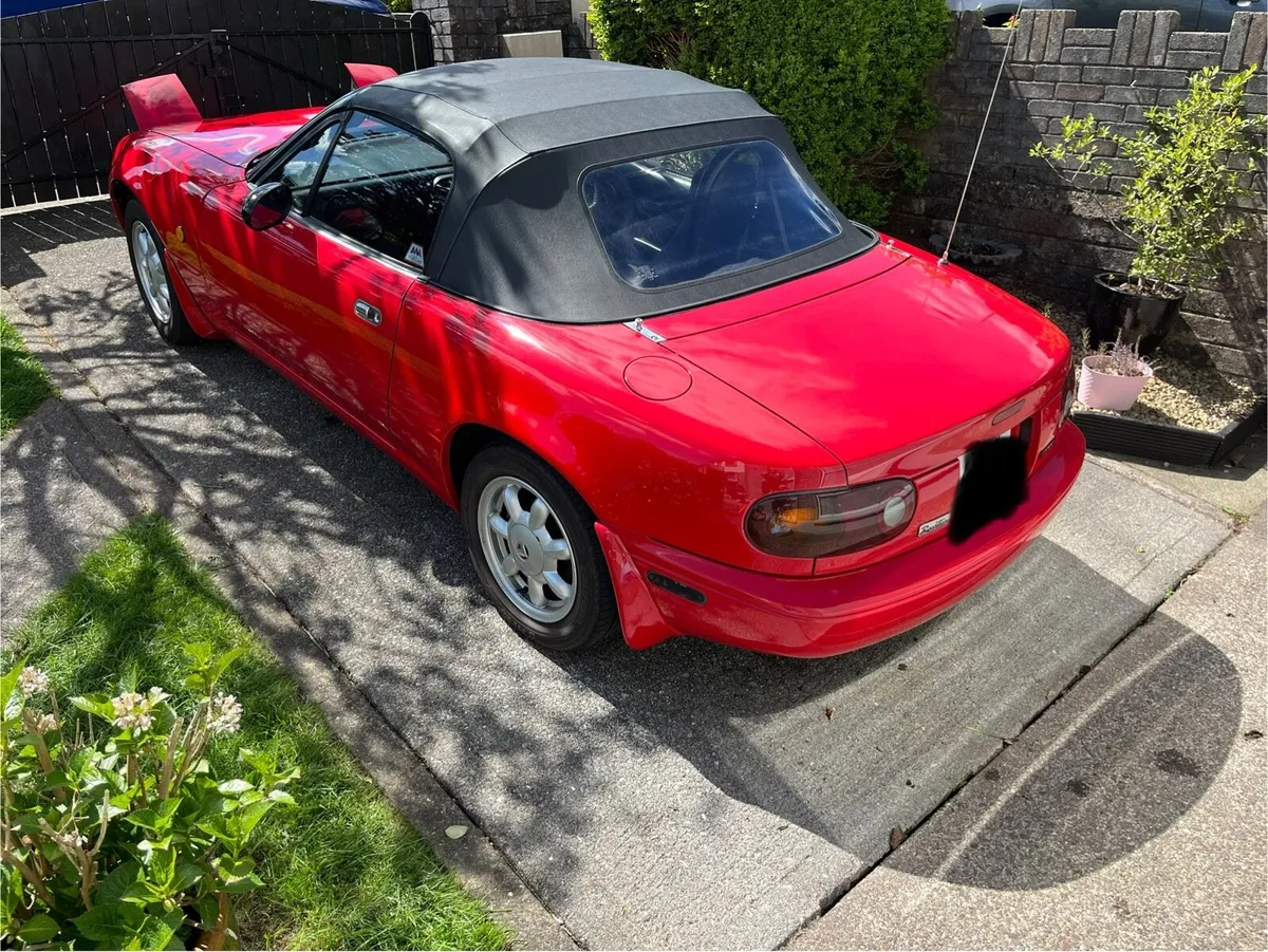 Immaculate 1989 Mk1 Mazda MX-5 (Eunos Roadster) - Image 3