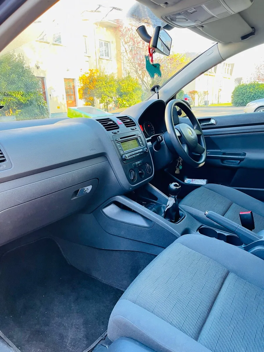 Volkswagen Golf 5 - Image 1