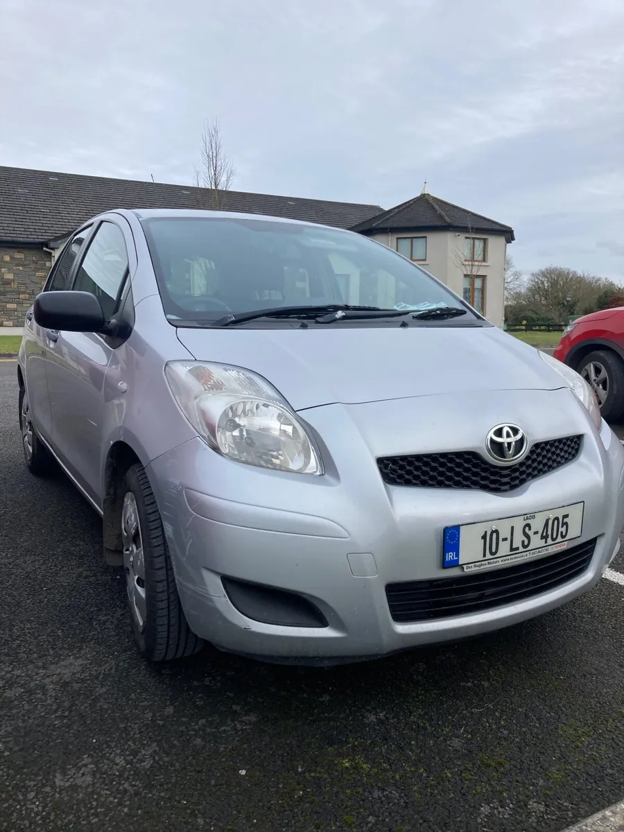 Toyota Yaris 2010 - Image 2