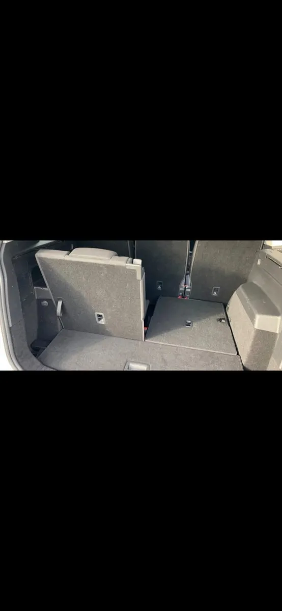 Volkswagen Touran  7-Seater - Image 3