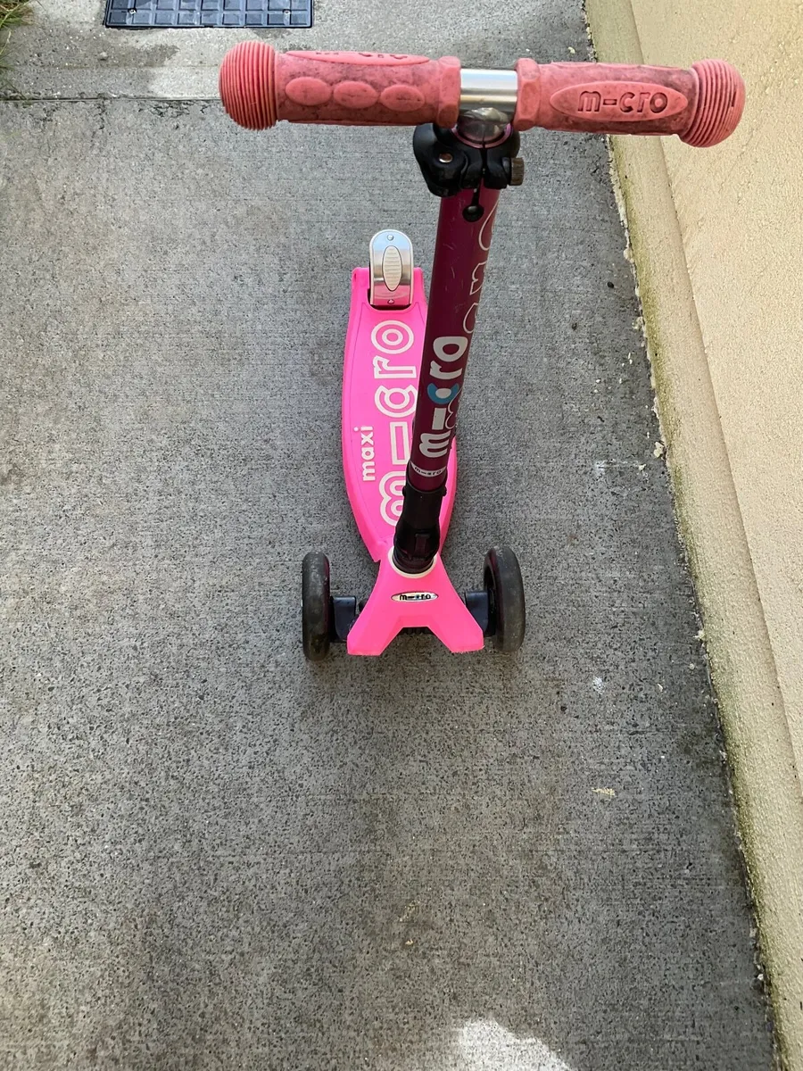 Micro maxi deluxe scooter - Image 4
