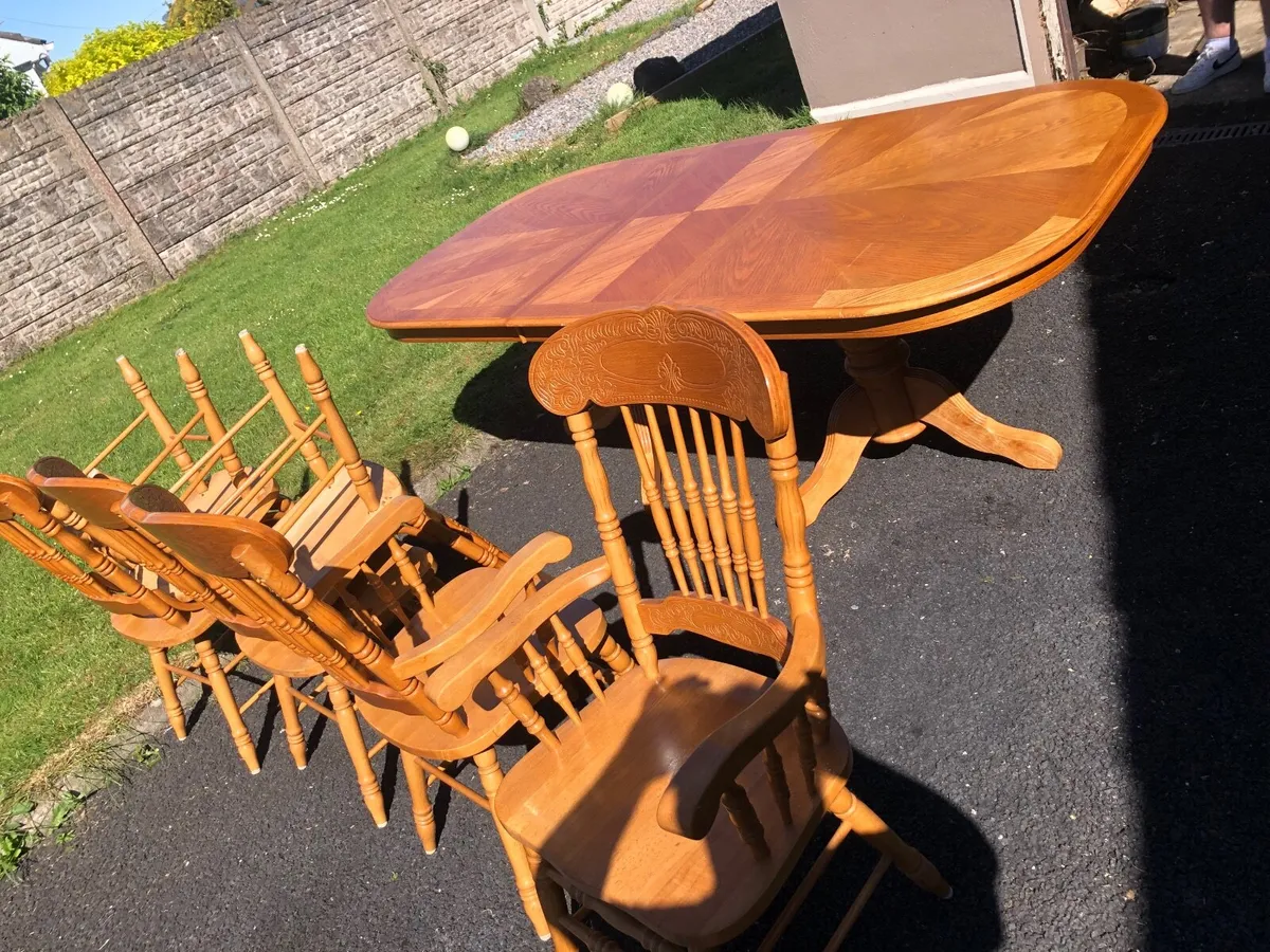 7ft dining table and 6 chairs - Image 1