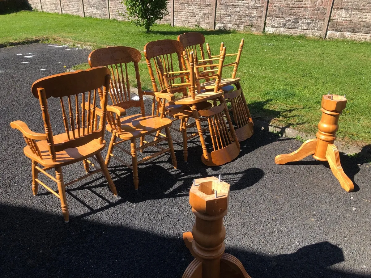 7ft dining table and 6 chairs - Image 3