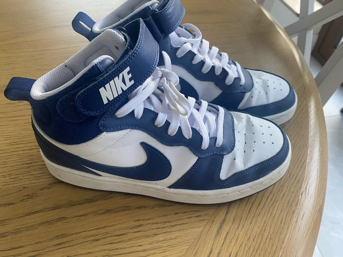 Nike court trainers - Image 1