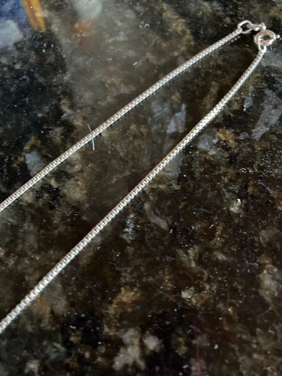 Sterling silver chain with pendant - Image 4