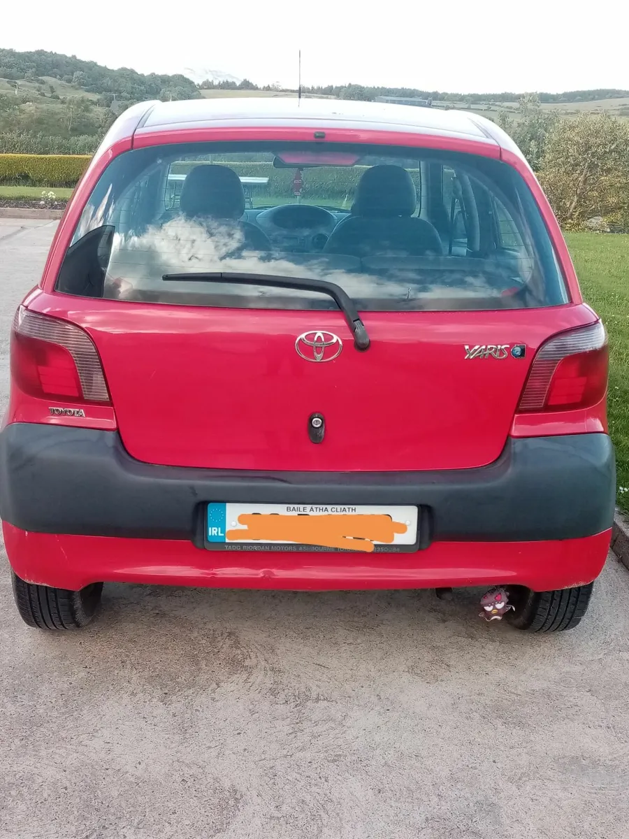 Toyota Yaris 2000 - Image 3