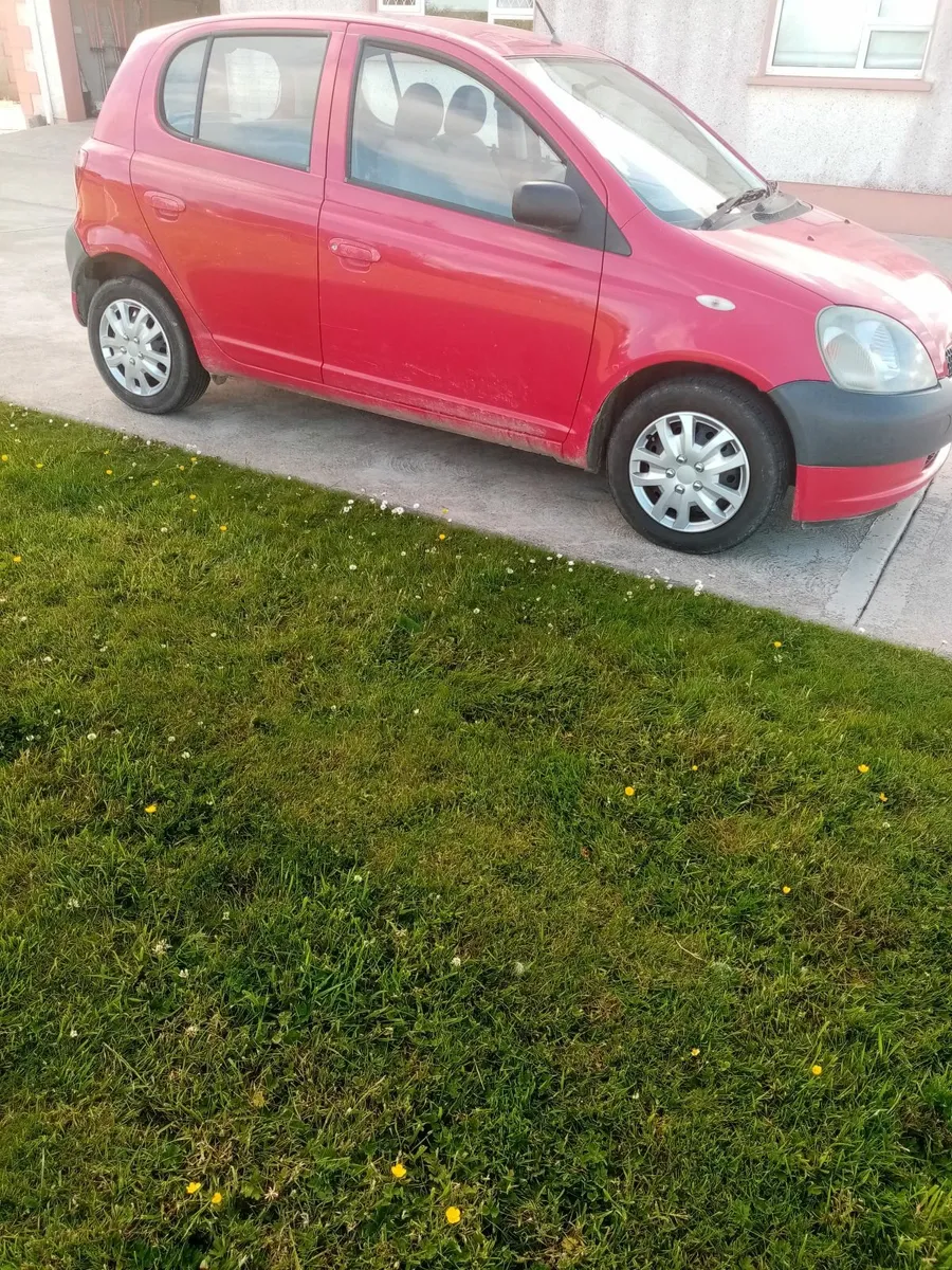 Toyota Yaris 2000 - Image 4