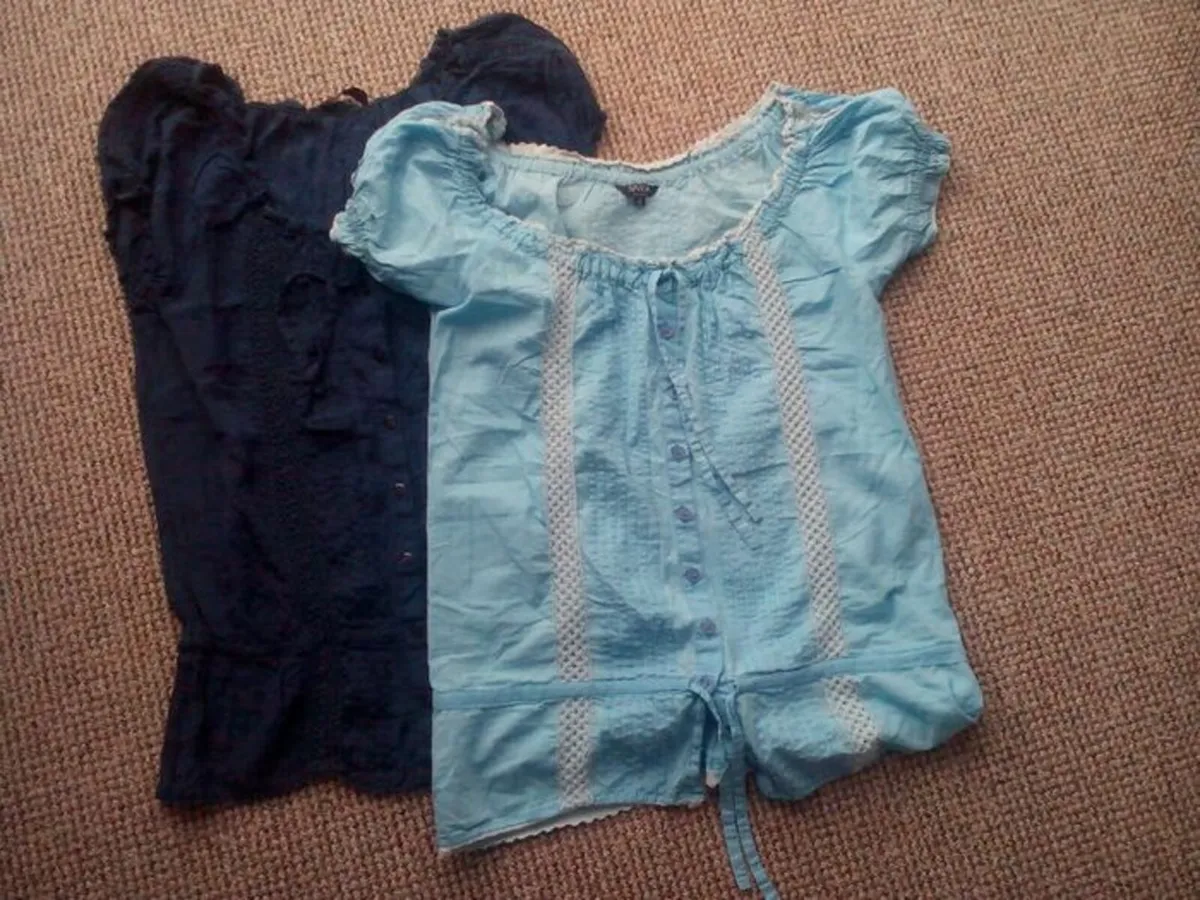 Women's Tops.