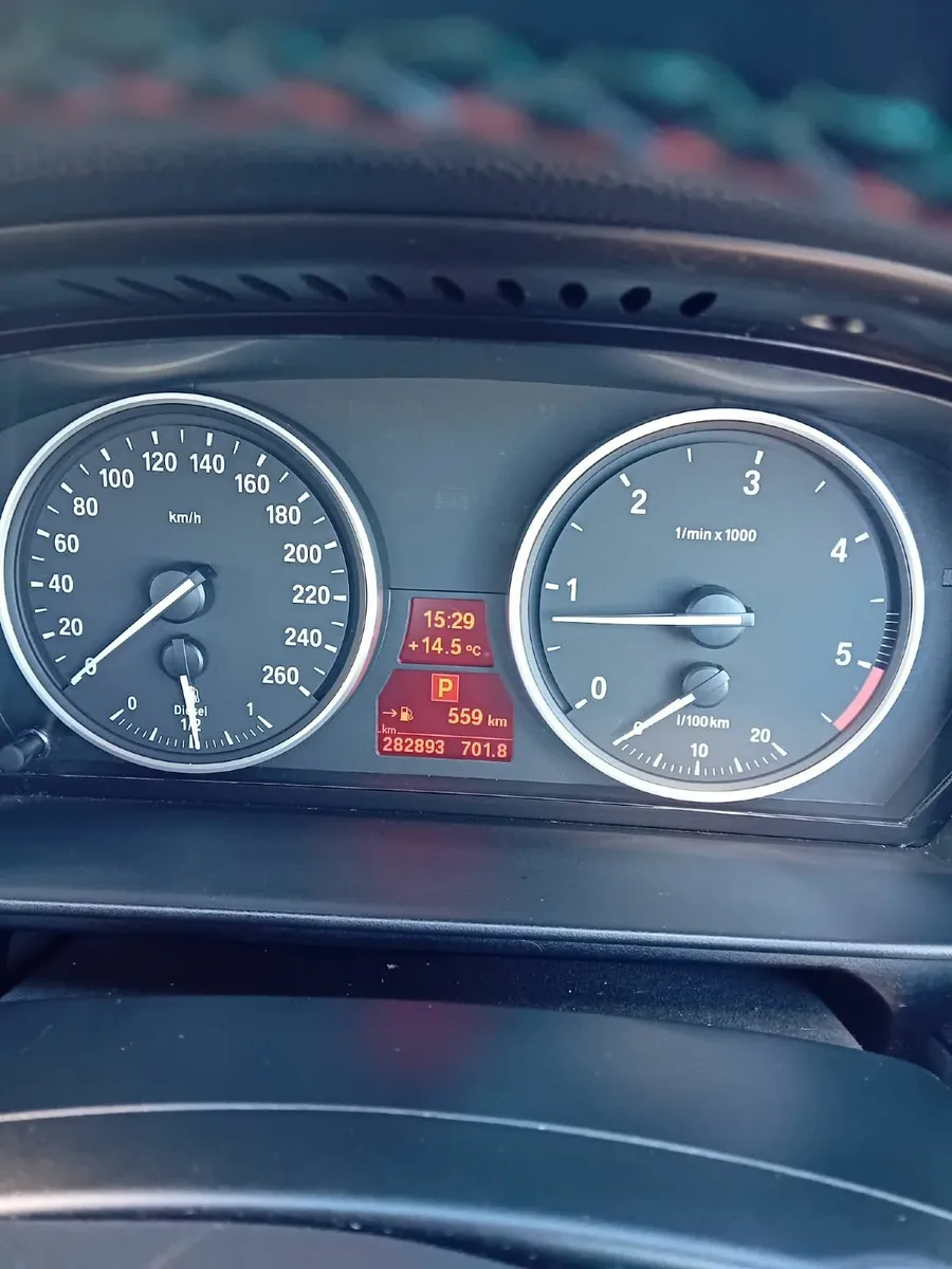 BMW 5-Series 2007 - Image 2