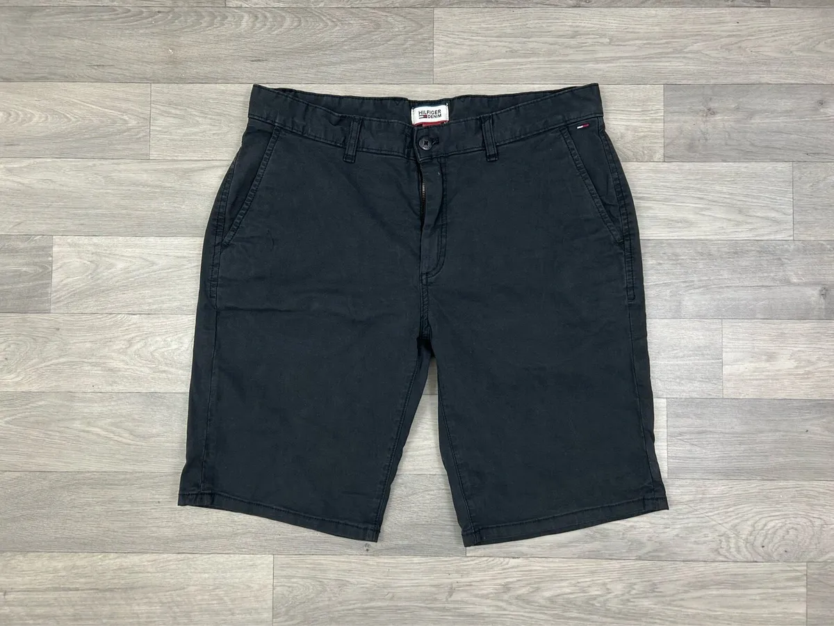 Tommy Hilfiger Shorts Mens Medium W34 - Image 1