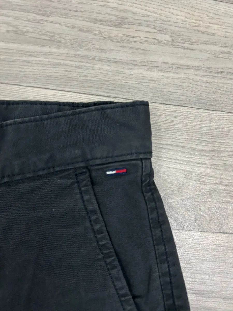 Tommy Hilfiger Shorts Mens Medium W34 - Image 3